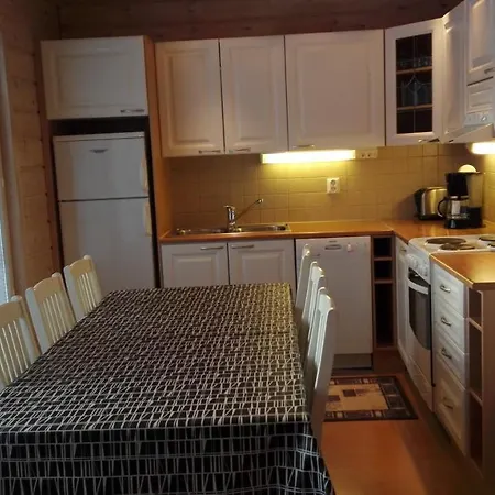 Yllas-ropo Apartment *